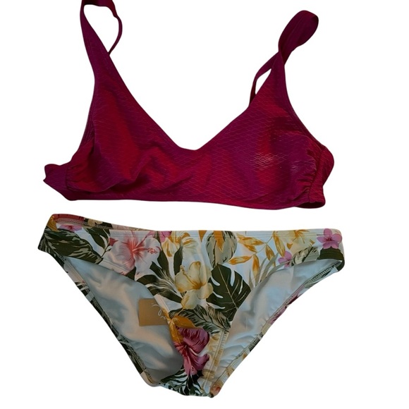 15 pieces total that can be Mix and Match Bikinis size L - Picture 5 of 10